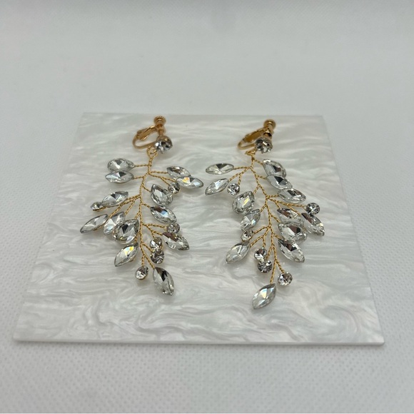 Earrings‎ - Picture 3 of 6